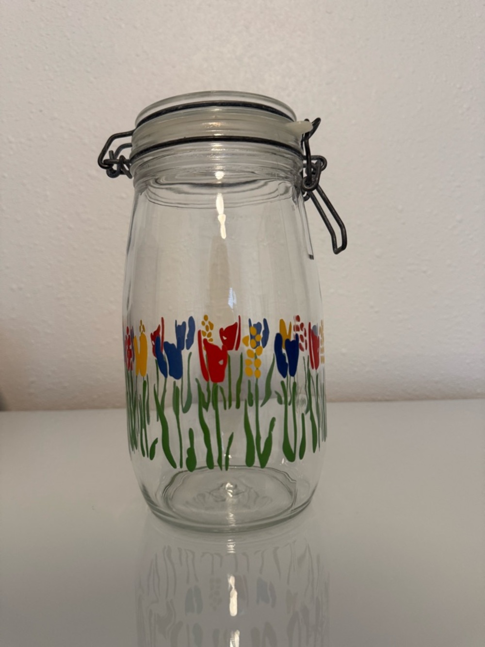 Vintage Arc Floral Tulip 1.5 liter glass jar with metal hinged glass lid